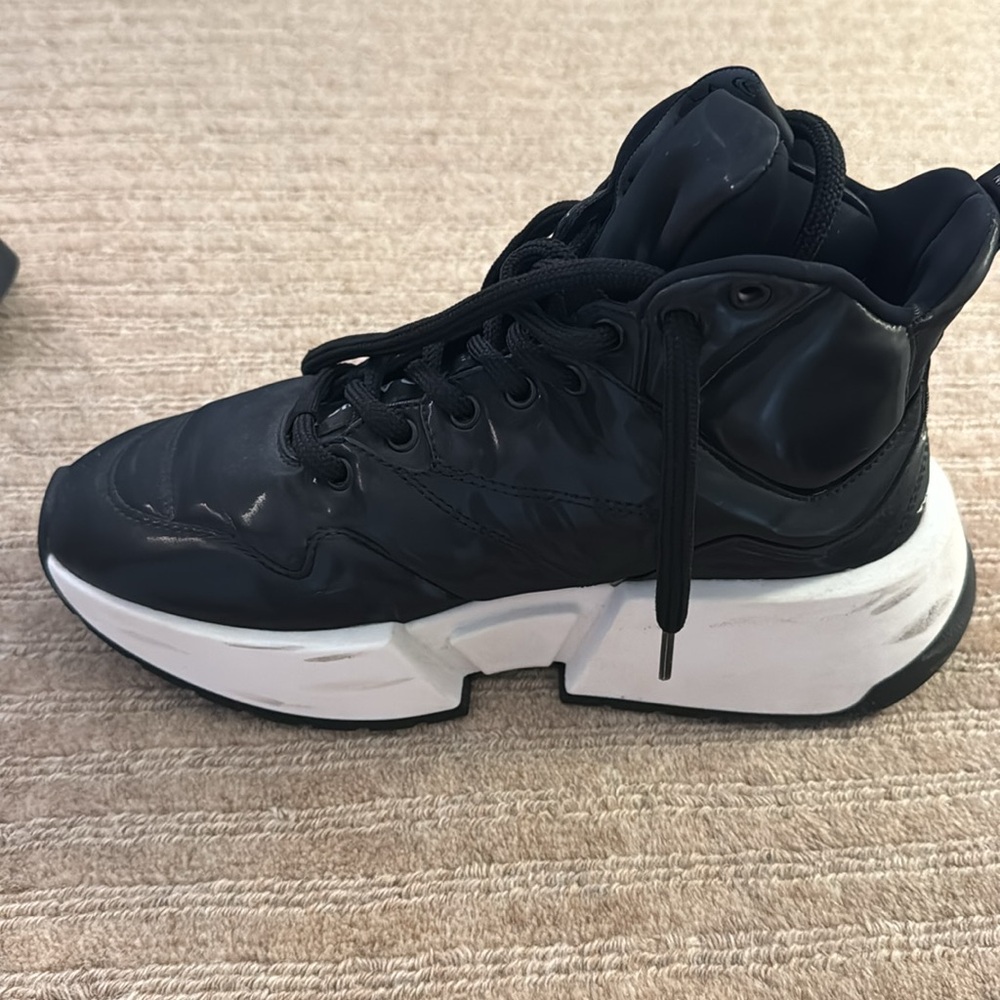 Maison Margiela warerproof sheakers in black color. Size:39 - Picture 8 of 13